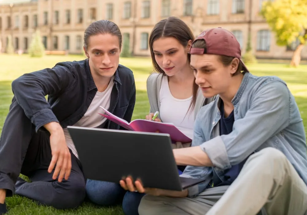 Allianz Bari Radicata nel Territorio, Connessa con la Comunità Allianz Bari Radicata nel Territorio, Connessa con la Comunità